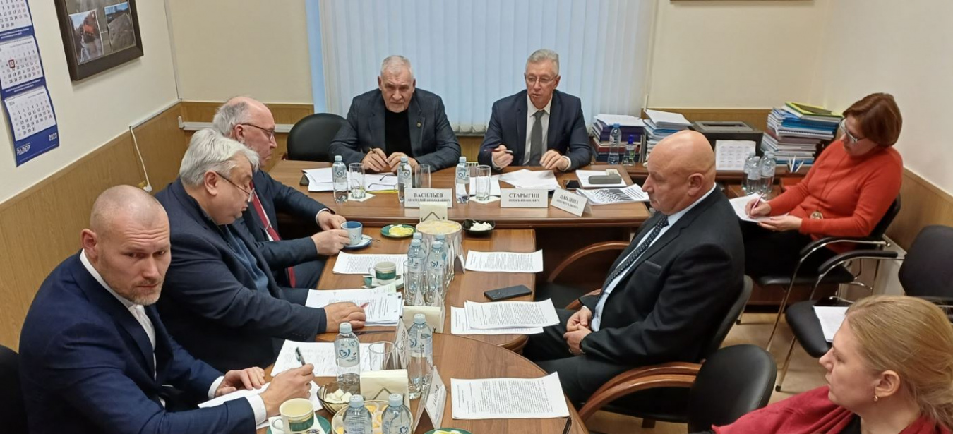 Члены Президиума Ассоциации «РАДОР» обсудили актуальные изменения в отраслевом законодательстве и ситуацию в дорожном хозяйстве субъектов